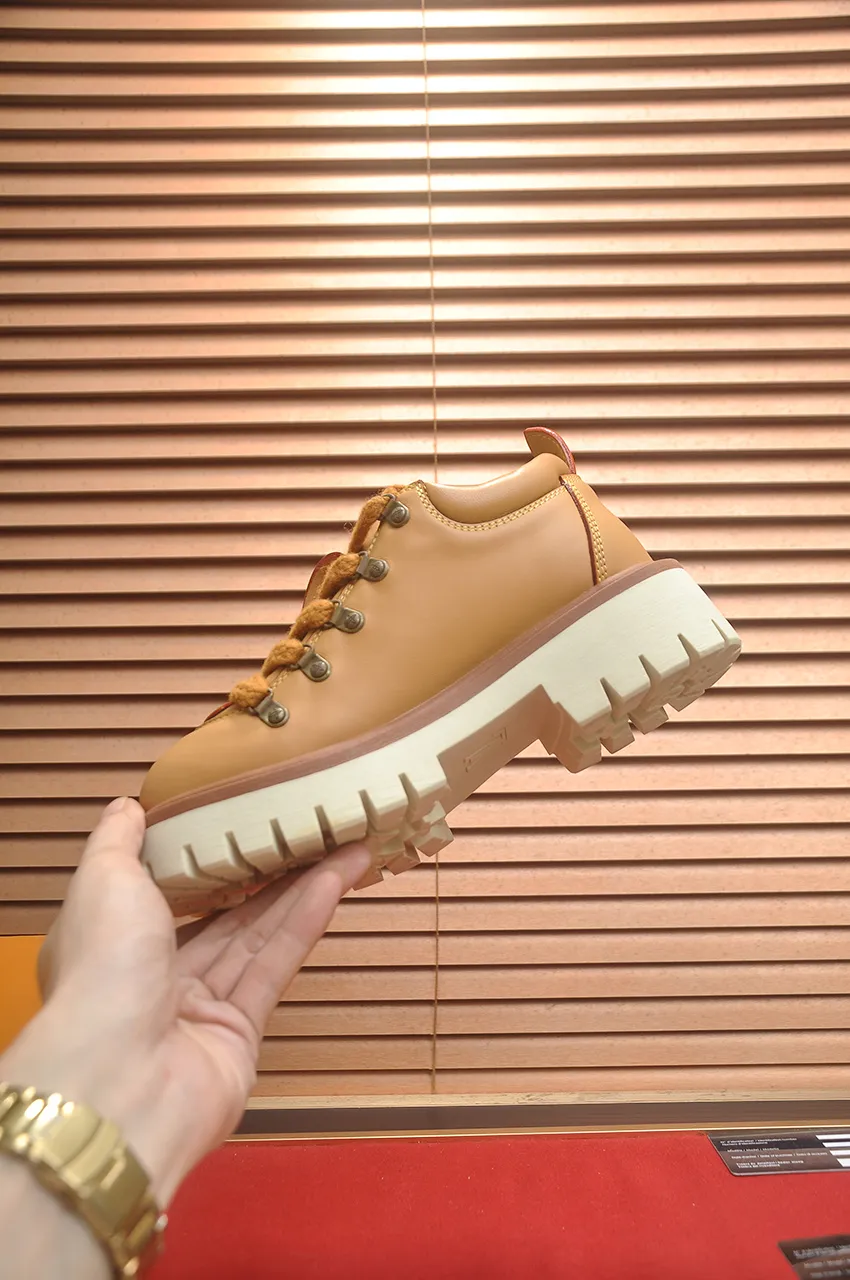Men's shoes 💰660💶 LV Louis Vuitton 2025 autumn and winter new couple's new style, the original version is developed one to one, retro fashion, handsome and cool mountaineering derby shoes are out of stock 👍 💎 Material: imported first-layer cowhide 💎 Lining: imported lambskin 💎 Outsole: original molded TR non-slip sole 💎 Bottom height: 3.5cm 💎 Shoe size: 35-45 for both men and women